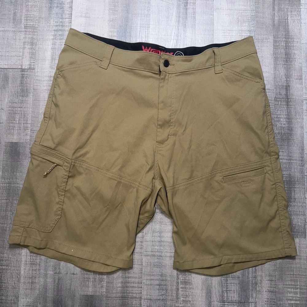 Wrangler ATG Mens Tan Brown All Terrain Gear Cargo Hiking Shorts 38 Gorpcore